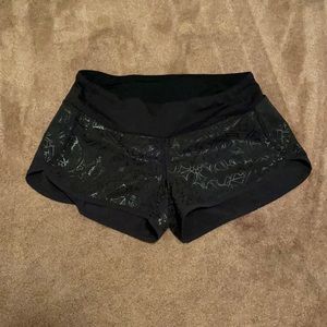 Lululemon shorts size 4 like new